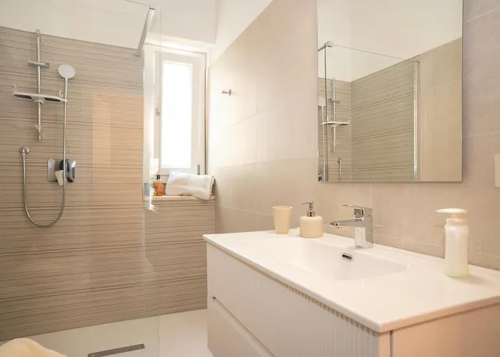 Angela House Апартаменти *