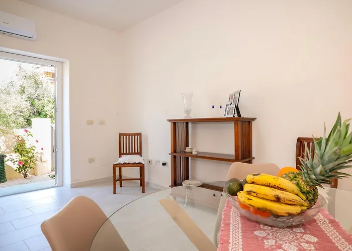 Апартаменти Angela House *